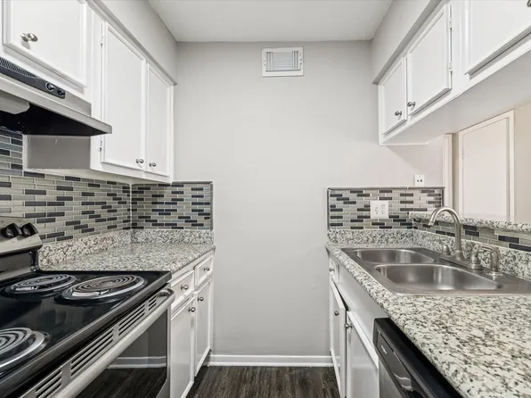 Emerson Street Apartments, 201 Emerson St APT 20, Houston, TX 77006