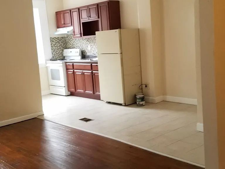 6532 Saybrook Ave — Photo 2