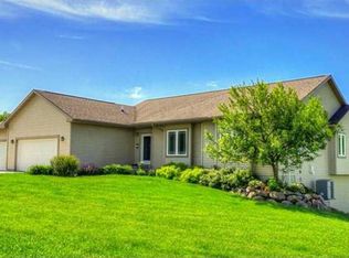 2492 225th Trl, Winterset, IA 50273