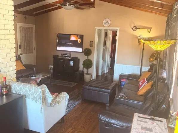 10626 Olive Grove Ave, Sunland, CA 91040