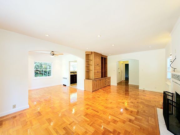 3rd image of 135 Arroyo Ct APT 1