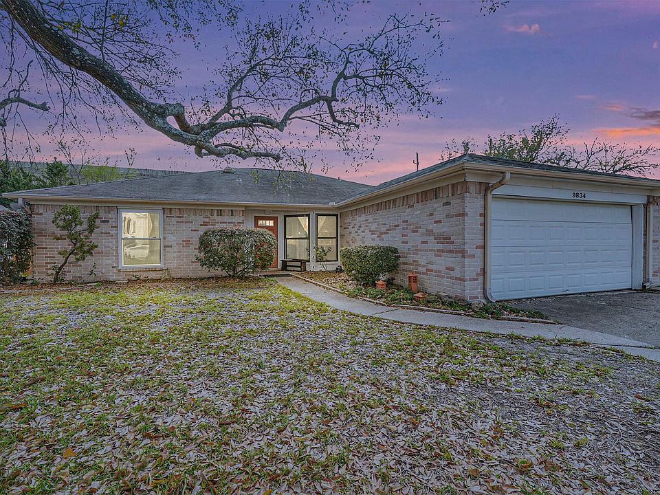 1st image of 9834 Canterbury Dr