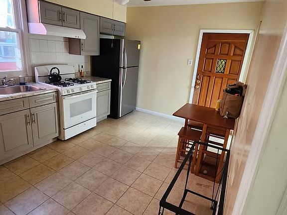 4th image of 70 Cutler St Floor 2