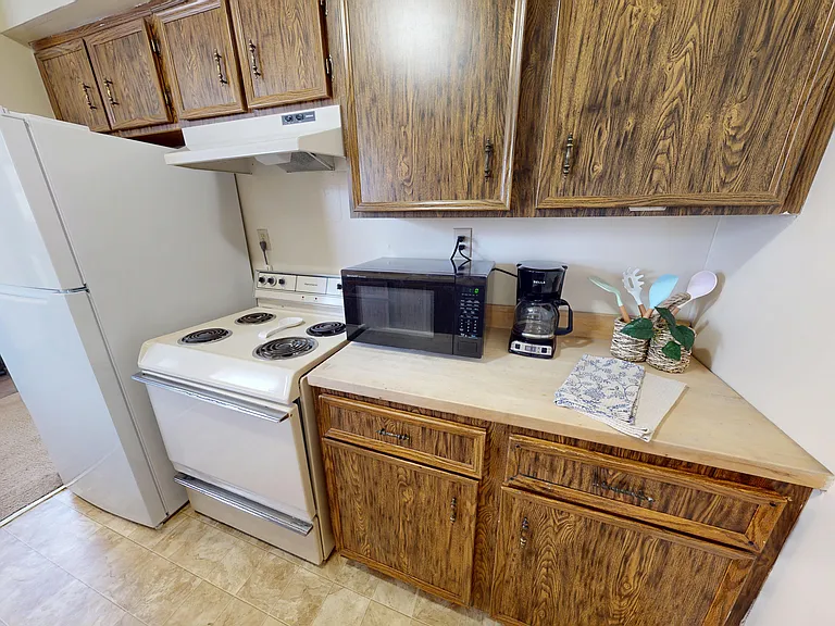 Lakewood Garden Apartments — Photo 9