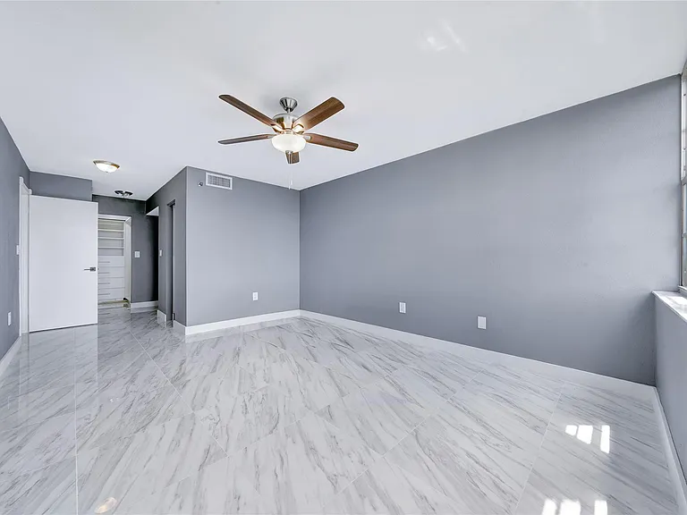 1100 Saint Charles Pl #708 — Photo 12