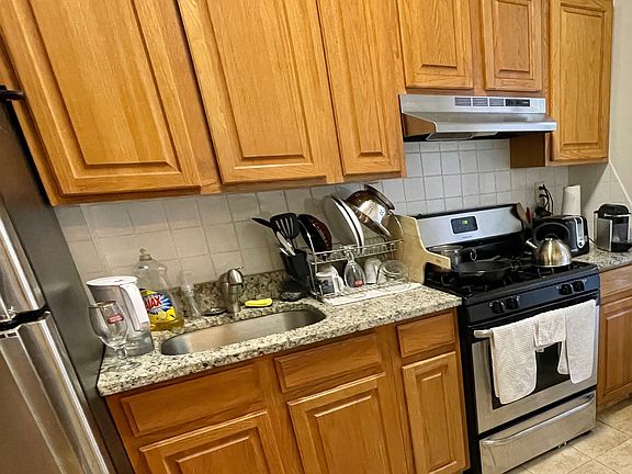 3rd image of 3114 35th St APT 1D