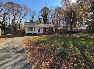 1115 Grovewood Dr, Charlotte, NC 28208