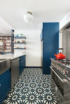 Sold by Compass | media 6