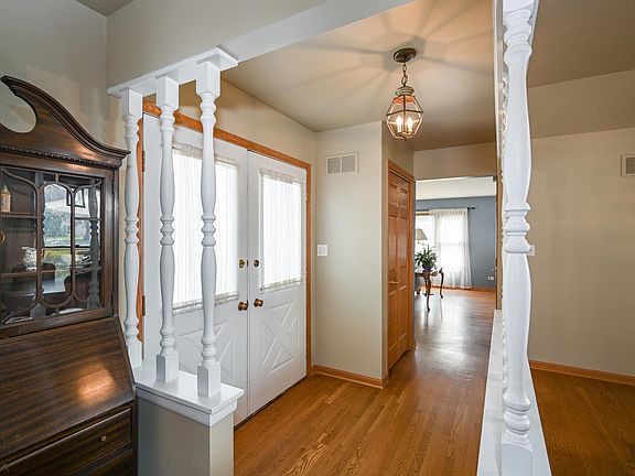4th image of 980 Dartmouth Dr