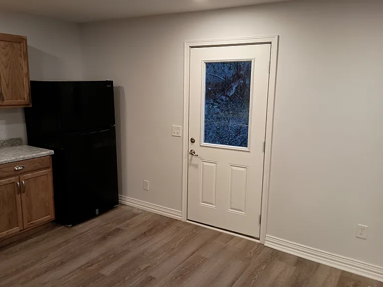 708 Bank St #1 — Photo 5