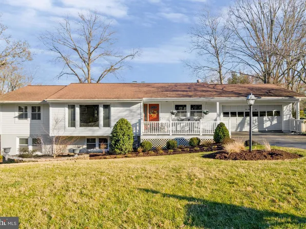 7617 Leith Pl, Alexandria, VA 22307