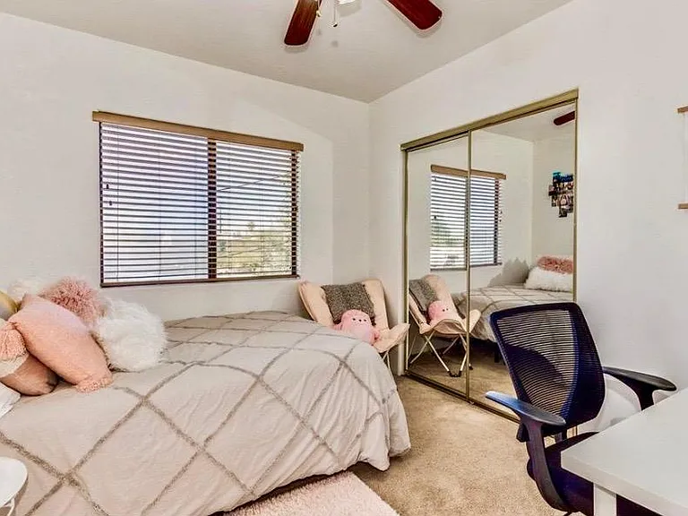 1605 N Fremont Ave — Photo 5