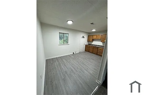 927 Garden St Photo 1