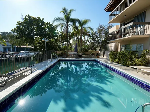 5201 Orduna Dr APT 12, Coral Gables, FL 33146