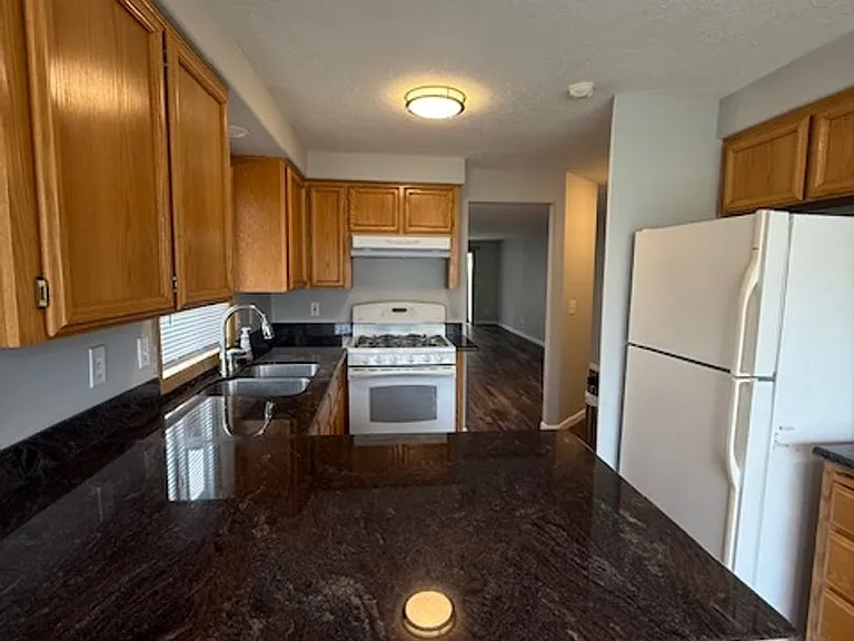 2465 Connemara Ct SE — Photo 12