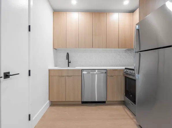 102 East 53rd Street image 7 of 8