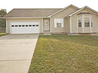 727 Shetland Dr, Oak Grove, KY 42262