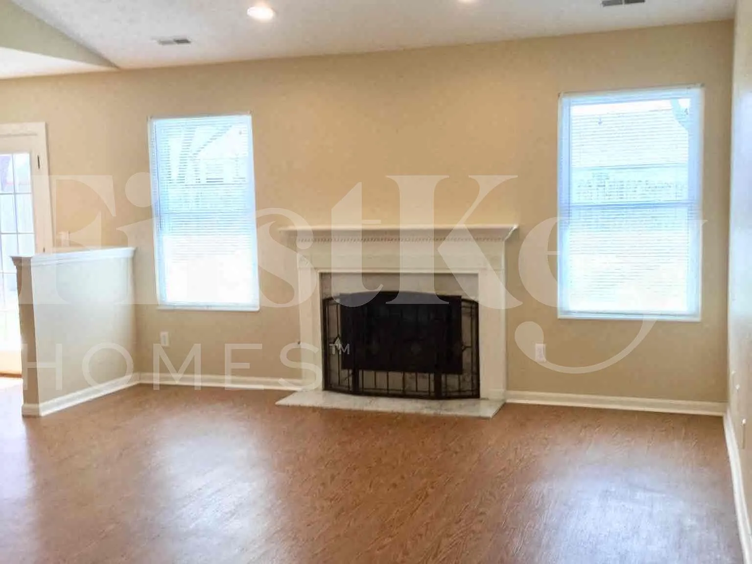 3 bed, 2.0 bath, 1240 sqft, $1,875 — Photo 3