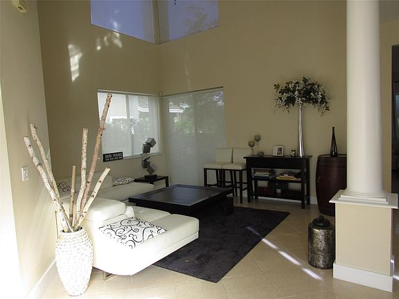 4th image of 11963 Glenmore Drive