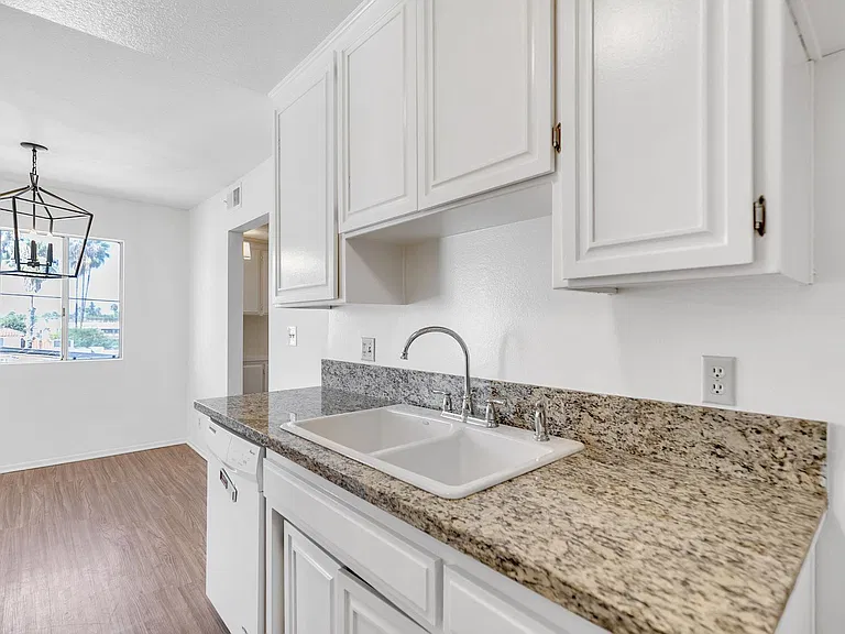 14455 Dickens St — Photo 13