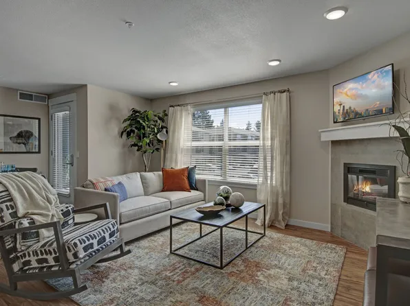 Seasons at Farmington Reserve