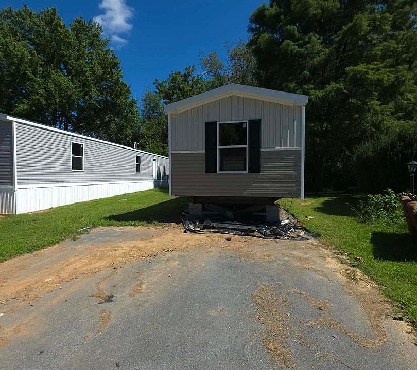 1st image of 335 Bahama Cir
