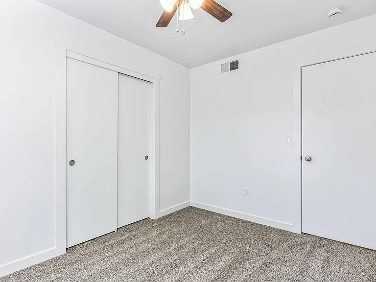 Hilton Street Apartments — Photo 48
