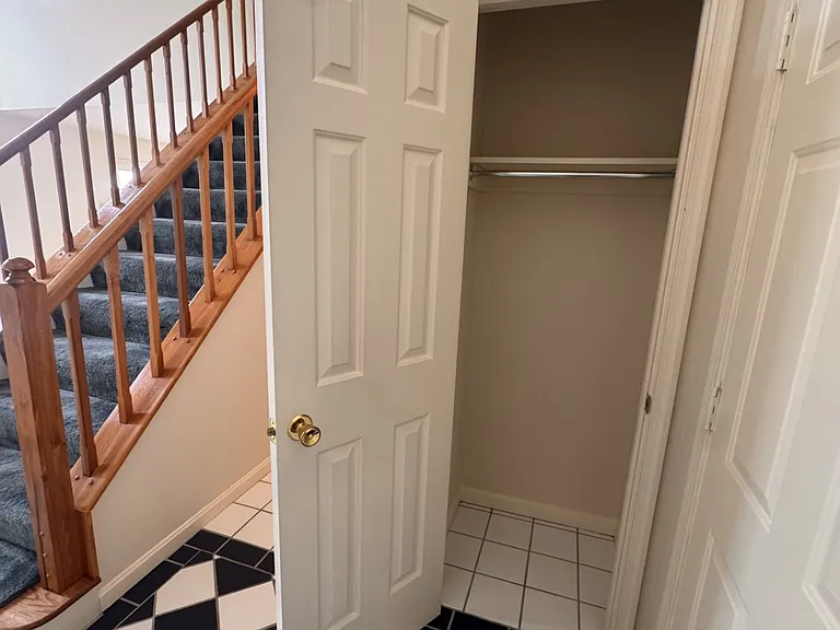 4282 Wimbledon Dr — Photo 4