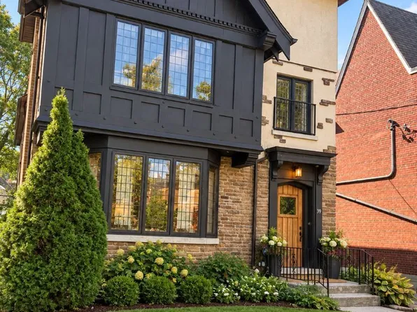 39 Whitehall Rd, Toronto, ON M4W 2C5