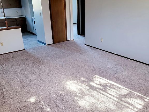 4th image of 150 Washington Blvd APT 4