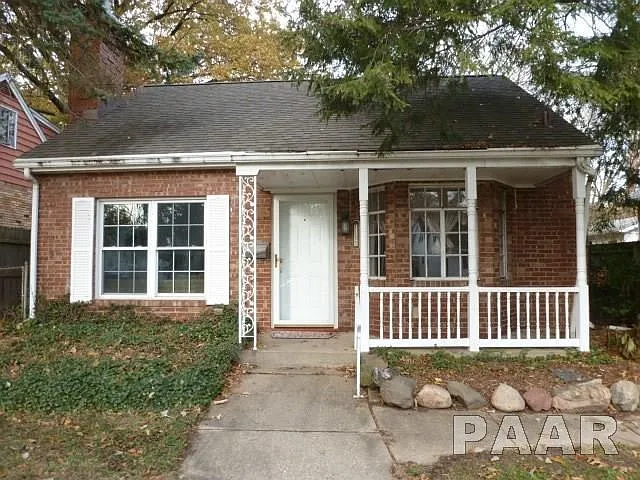 1105 E Seneca Pl photo 1