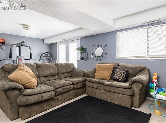 2nd image of 2 Brooks Pl