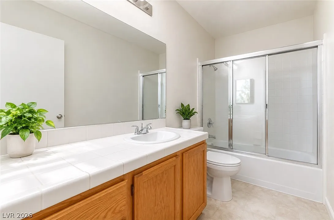 3 bed, 2.0 bath, 1493 sqft, $2,050 — Photo 3