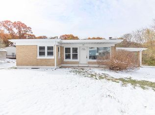 2420 1st St #A, East Moline, IL 61244