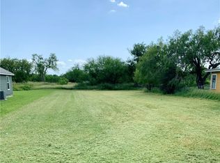 E Copano St, Mathis, TX 78368