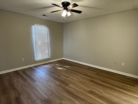 4th image of 1770 Central Trails Dr