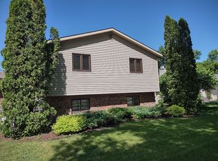 1565 Hill Ave, Grafton, ND 58237