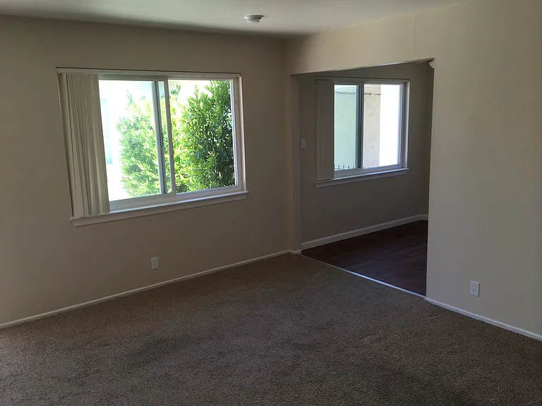 2275 Royal Drive — Photo 6