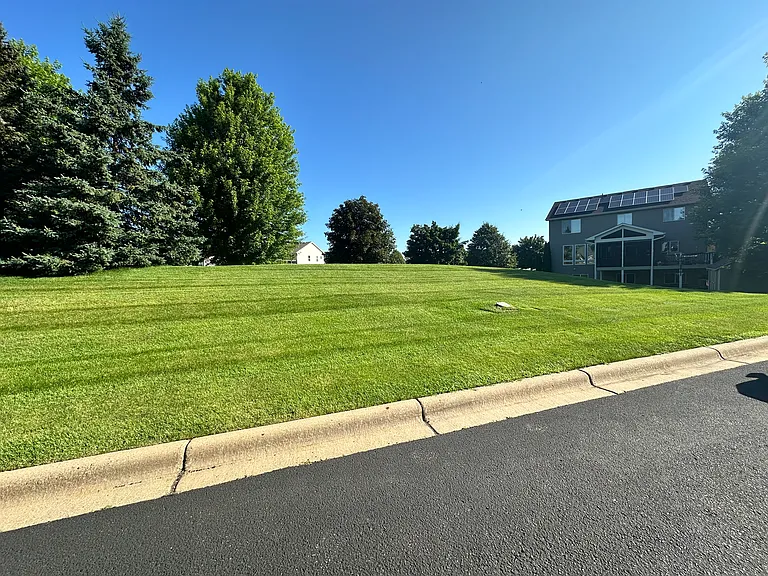 19360 Claremont Dr — Photo 44