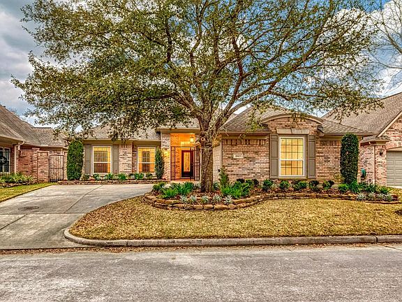 5th image of 2623 N Strathford Ln