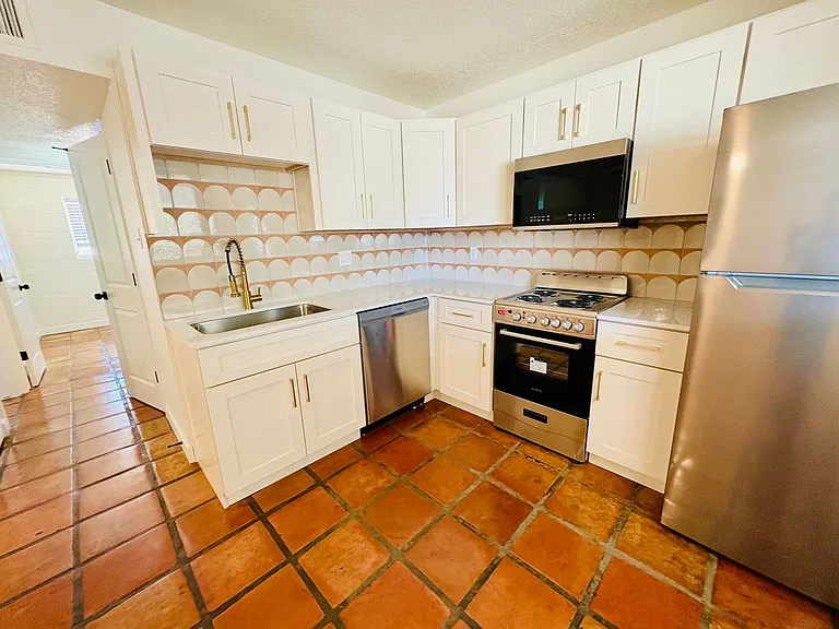 1873 E University Dr — Photo 9