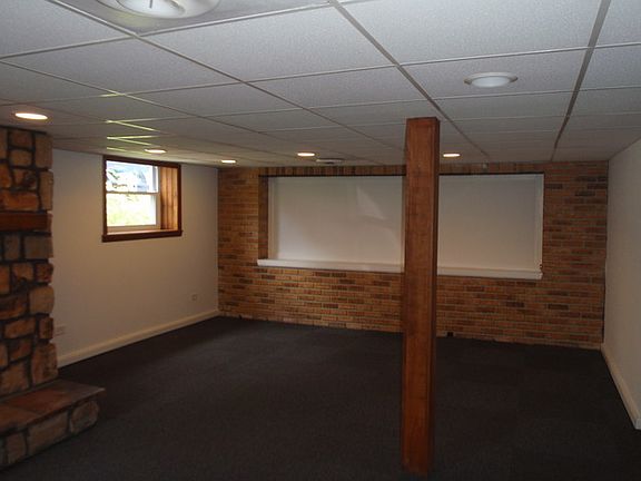 5th image of 912 Southmoor Ln