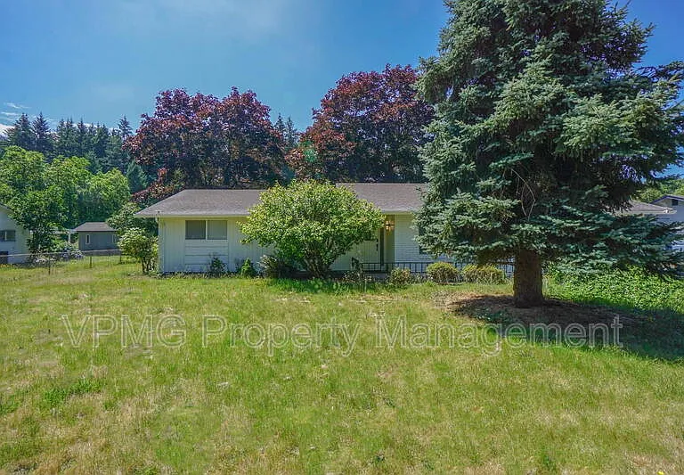 19419 NE 11th St — Photo 3