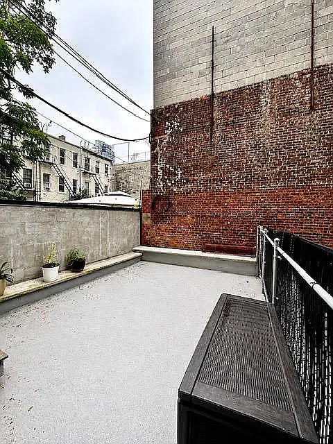 219 Franklin Street — Photo 3