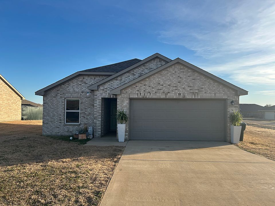 1st image of 2417 Abigail Ln