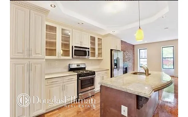 Rented by Douglas Elliman | media 4