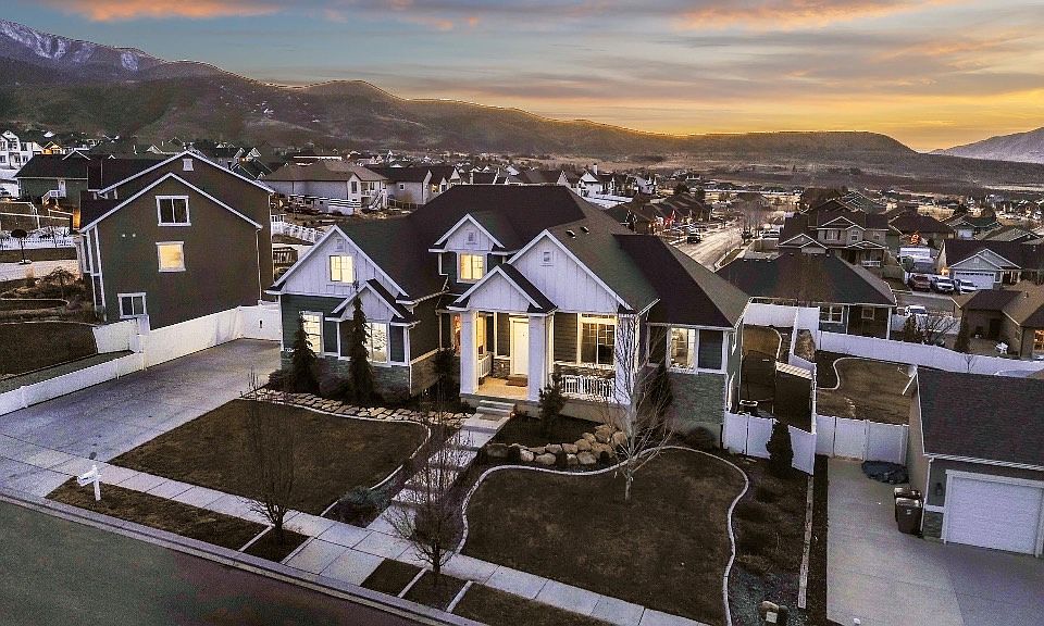 1st image of 1033 N Christley Ln