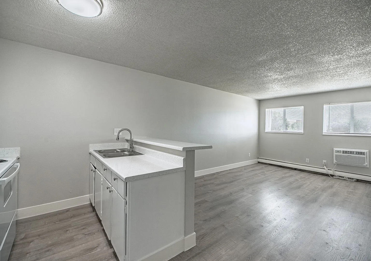 Affordable 1-Bedroom | Freshly Renovated + Storage Unit Included | Move-In Ready & Save First Mon... — Photo 3