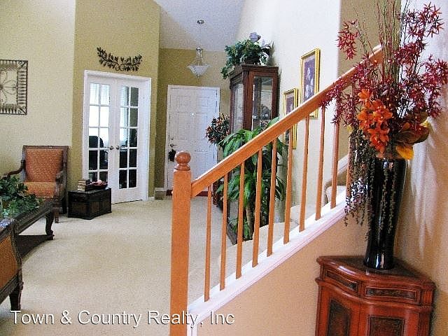 1st image of 450 Winebrook Way