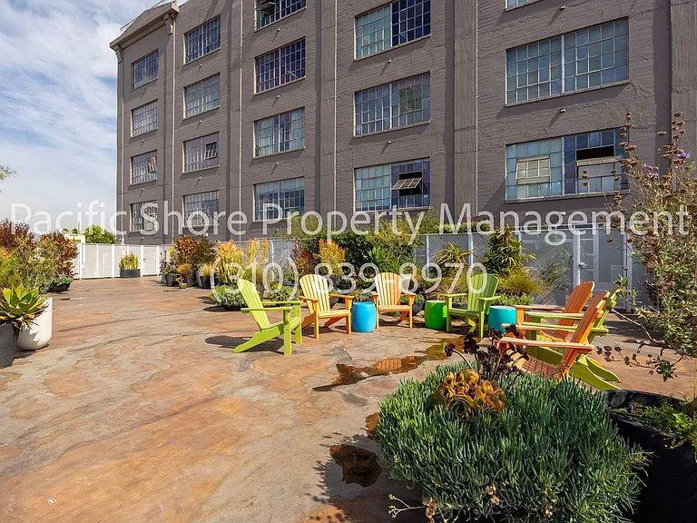 1855 Industrial St #408 — Photo 8